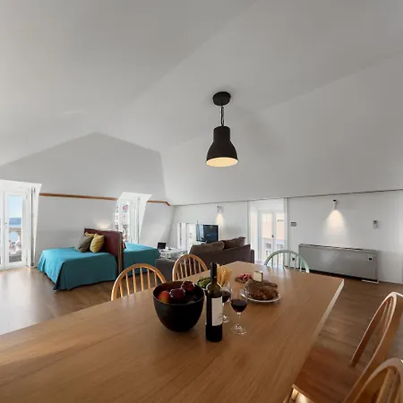 Apartment Palacio Camoes - Serviced *